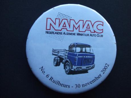 NAMAC ruilbeurs voor miniatuurauto's in Houten, No.6, 30-11-2002, oude Volvo vrachtwagen truck blauw oldtimer